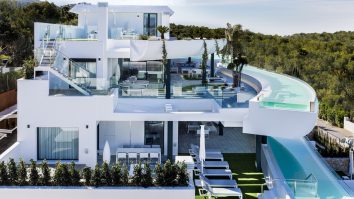 Măsuri de protecţie la un hotel din Spania. Eşti testat, apoi cazat