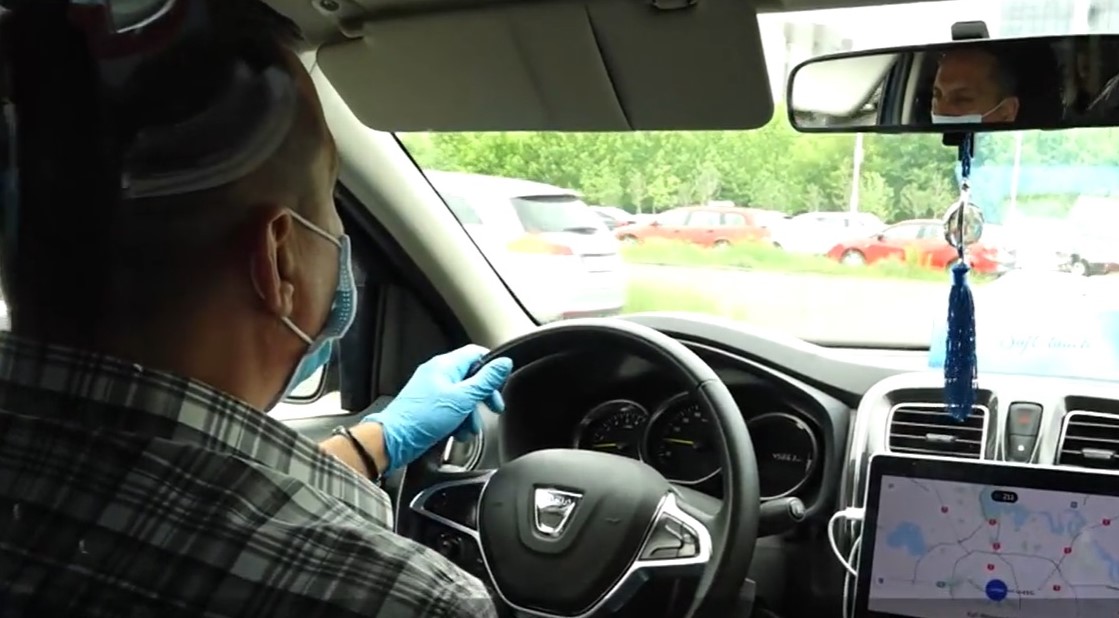 Ce măsuri au luat serviciile de ridesharing. Poți refuza cursa dacă șoferul nu are mască