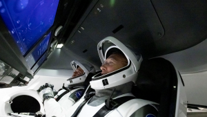 De ce astronauții SpaceX sunt îmbrăcați ca supereroii de la Hollywood