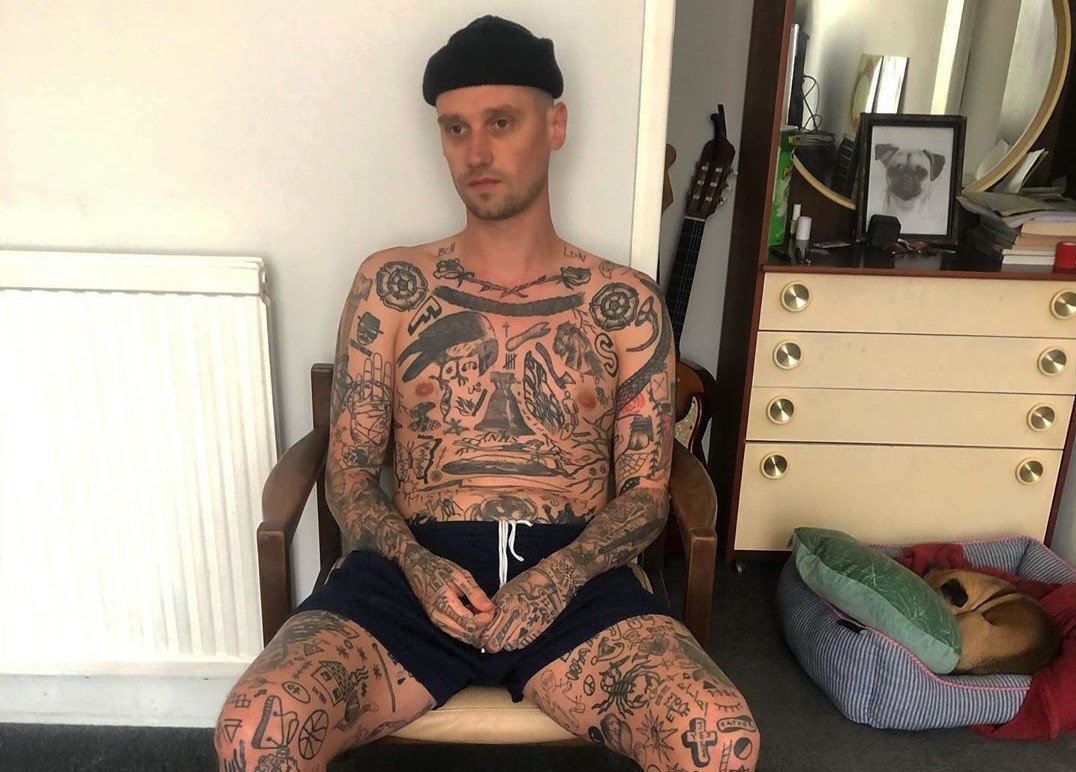 Un tatuaj pe zi, „rețeta“ unui artist britanic pentru a scăpa de plictiseală în izolare