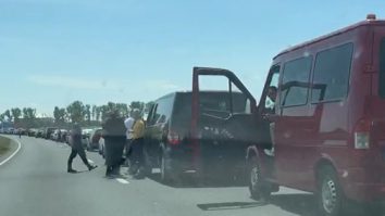 Peste 30.000 de oameni au trecut prin vama Nădlac fără control epidemiologic