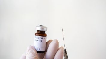 Rușii și-au injectat un potențial vaccin anti-Coronavirus. Cât ar dura până ca populația Rusiei să fie imunizată de vaccin