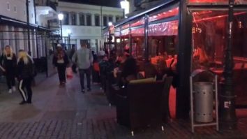 Centrul Vechi a reînviat în primele ore de „liber la terase“: „Mi-a fost dor de oameni, de aglomeraţie, de libertate“