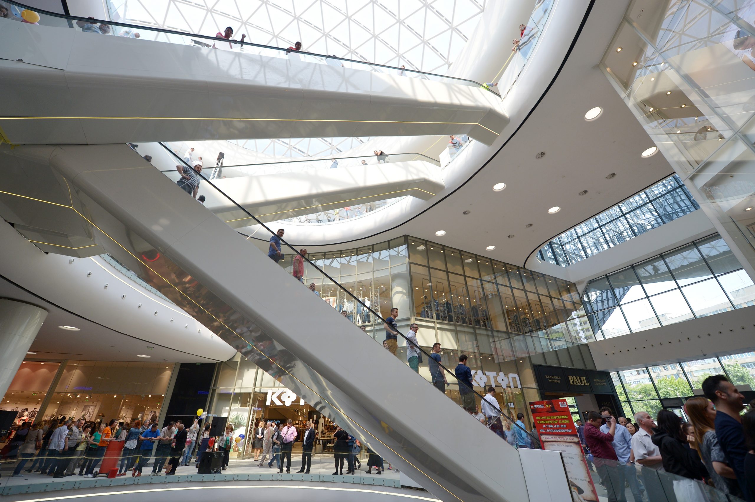 Lista completă a măsurilor de relaxare stabilite de Guvern. Ce se schimbă din 15 iunie