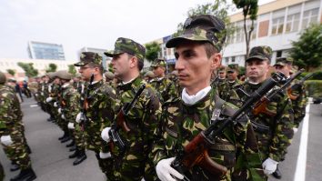 Cât este pensia medie în Armata Română și câți militari cu venit de peste 7000 de lei vor fi impozitați