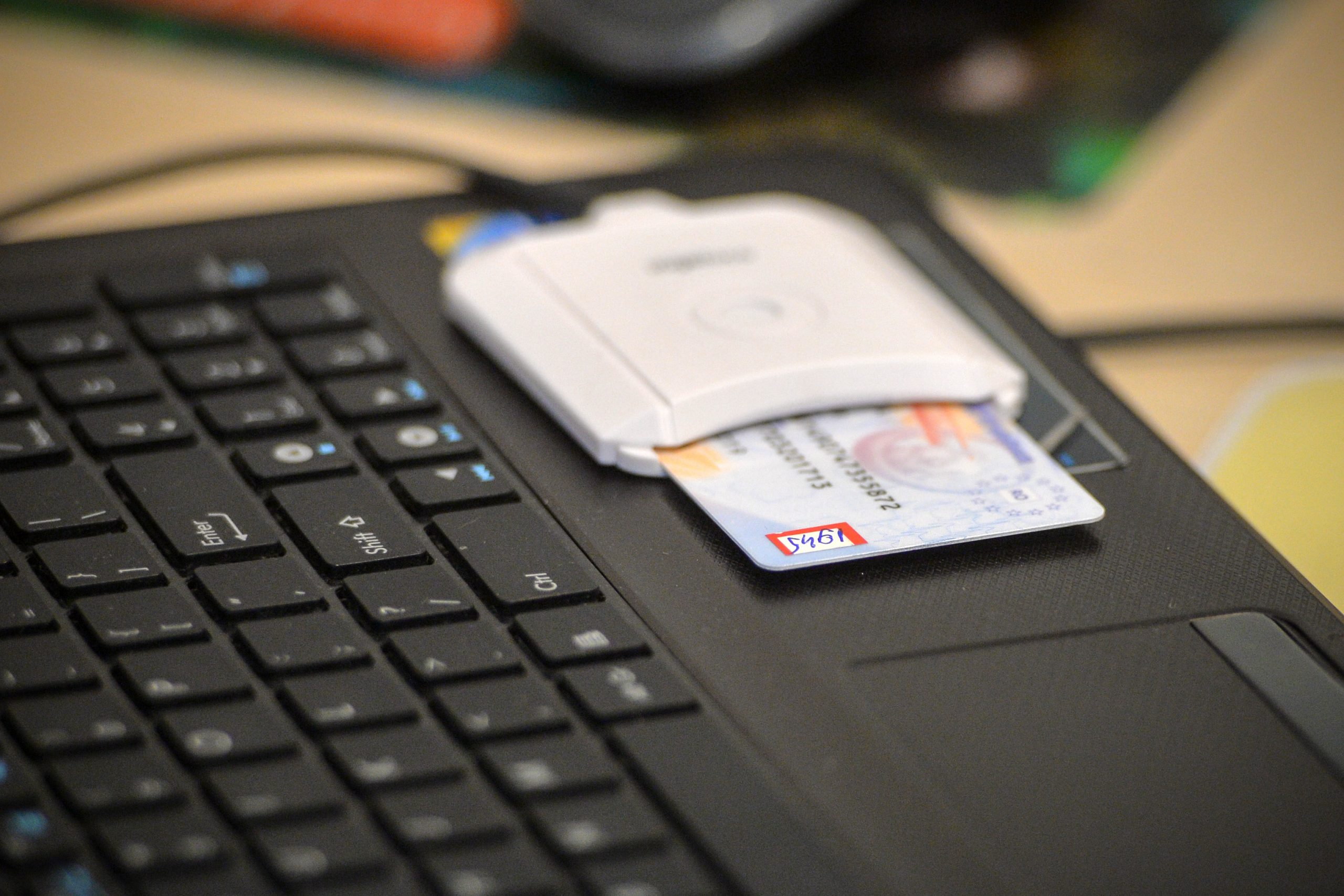 CNAS a prelungit valabilitatea cardurilor de sănătate cu 7 ani