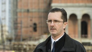 „Statuile lui Isus simbolizează supremaţia albilor şi trebuie dărâmate”. Reacția reprezentantului BOR