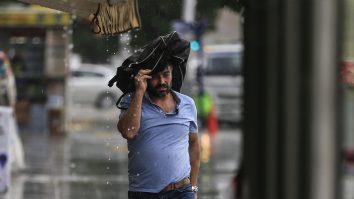 Nu scapi de ploi până la finalul lunii. Cum vor fi temperaturile