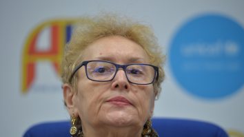 Avocatul Poporului a atacat la Curtea Constituțională impozitarea cu 85% a pensiilor speciale