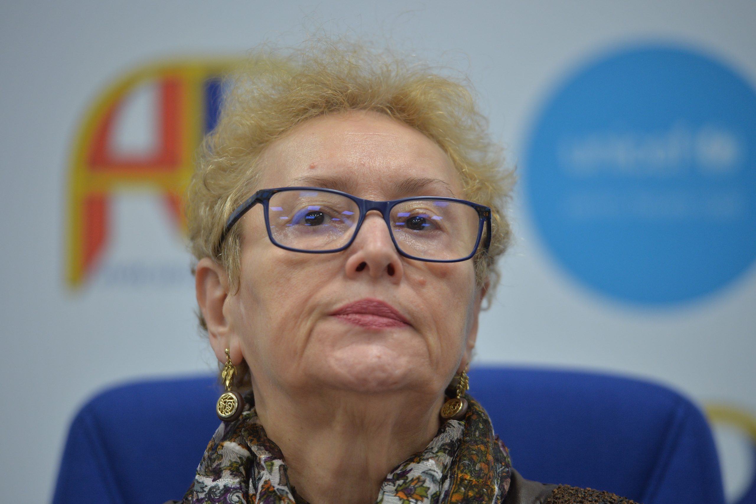 Avocatul Poporului a atacat la Curtea Constituțională impozitarea cu 85% a pensiilor speciale