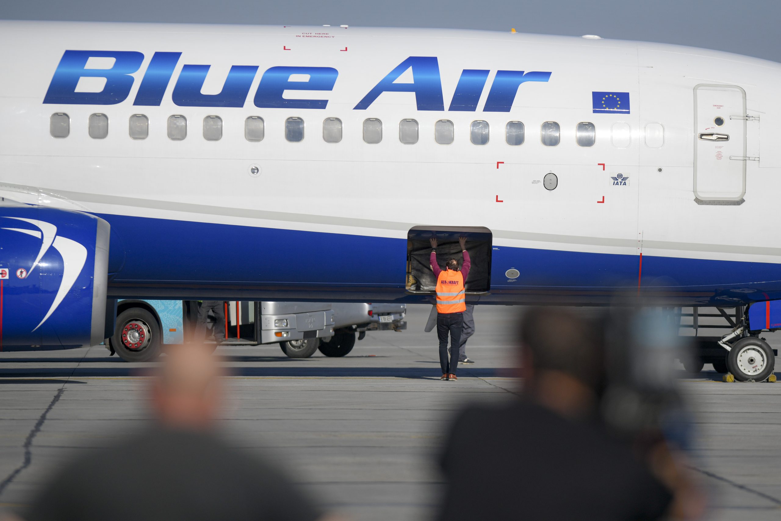 Blue Air: Încasări cu 80 de milioane de euro mai mici față de planificările pentru perioada martie-mai