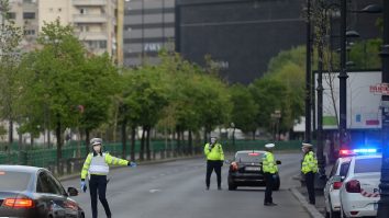 Un tânăr de 18 ani, care abia obținuse permisul de conducere, a fost prins depășind cu 150km/h limita de viteză. Ce amendă a primit