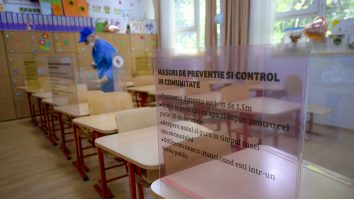 Un elev, depistat cu temperatură peste 37.3 ̊C, la proba de Limba şi literatura română