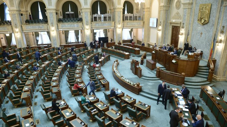 Impozitarea cu 90% a pensiilor speciale a fost respinsă de Senat. Reacția USR