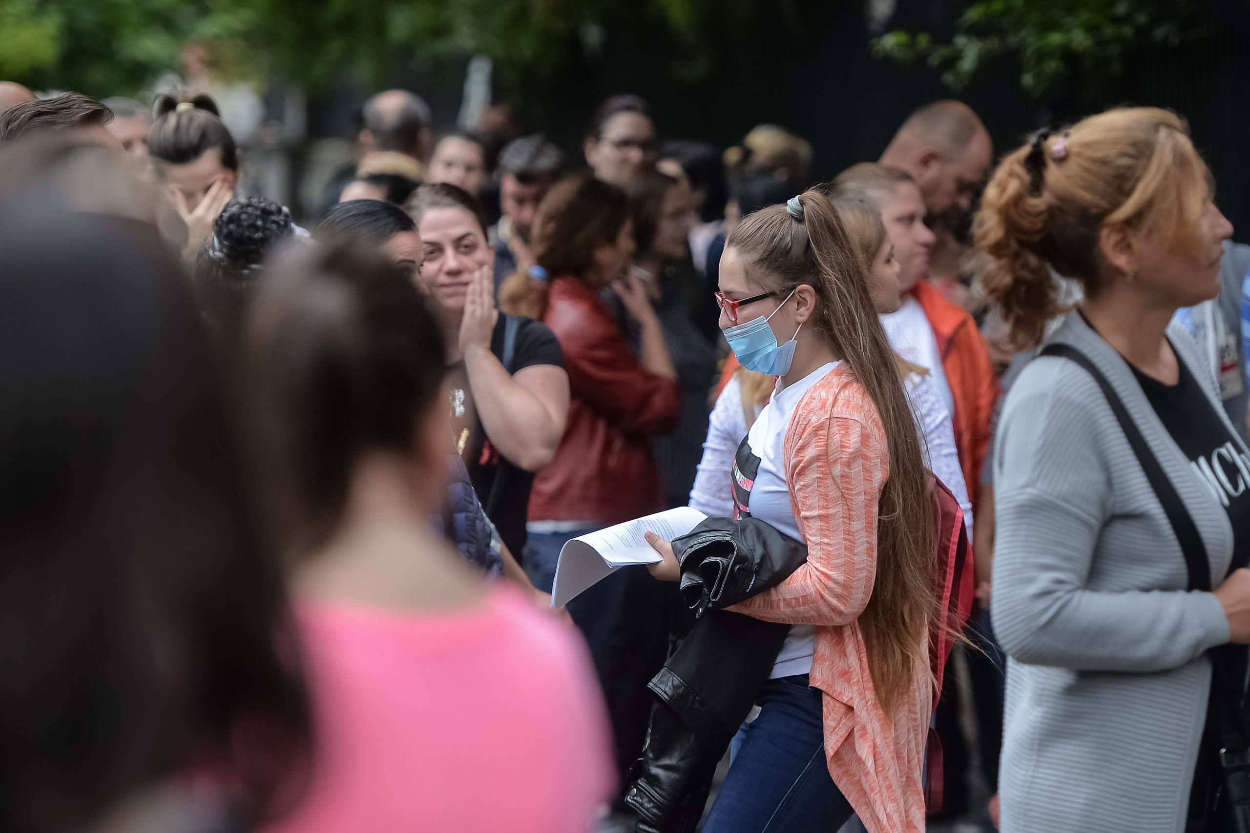 Evaluarea Națională | De la agonie la extaz: după contenstație, Cristina a primit nota 10 la matematică, deși inițial fusese notată cu 6