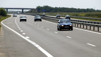 Aglomeraţie pe principalele drumuri care duc spre mare şi munte