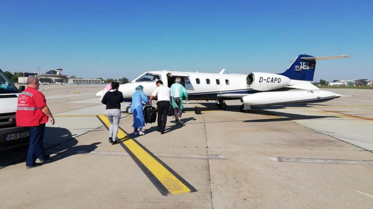 O ambiţie cât un avion. Adelina vrea să cumpere o aeronavă pentru copiii bolnavi