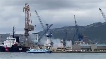 Incendiu la bordul unui submarin nuclear aflat în reparaţii, în Franţa. Mai multe persoane au fost evacuate