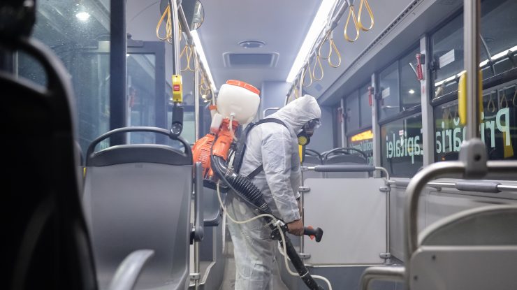 STB curăță mijloacele de transport în comun, în fiecare weekend, pentru ca tu să ai parte de condiții extraordinare