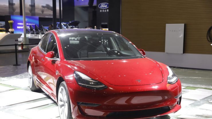 Tesla face rabat la calitate. Cum construiește mașini pentru a menține un număr mare de unități produse