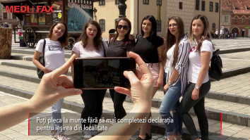 Ramona și gașca de prietene au evadat la Tâmpa, fără a mai completa declarația pentru ieșirea din localitate. Vezi dacă poți și tu