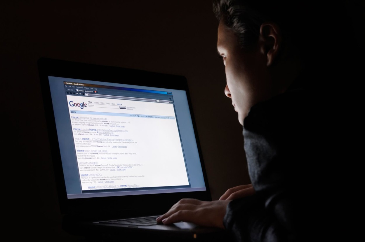 Educația sexuală în școli, blamată de români. Copiii sunt în pericol. Ce spun specialiștii