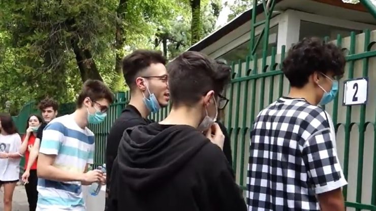 Experiența unui elev căruia Covid-ul i-a sabotat examenul maturității: „Am fost nervos”