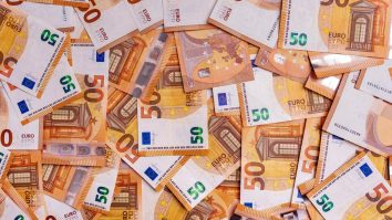 Bancnote false de 50 de euro, distribuite în cel puțin 15 orașe din România. DIICOT Timișoara și poliția au intervenit