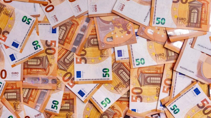 Bancnote false de 50 de euro, distribuite în cel puțin 15 orașe din România. DIICOT Timișoara și poliția au intervenit