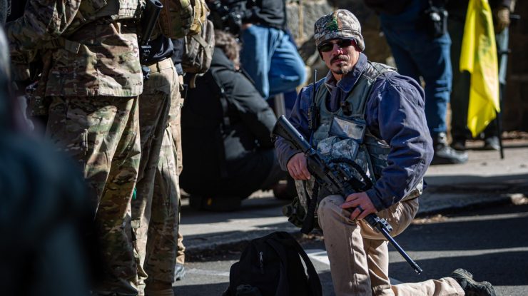 Mișcarea Boogaloo: de la glume pe internet la o adevărată acțiune armată în Statele Unite