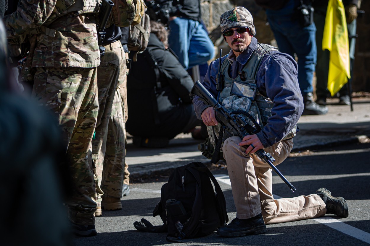 Mișcarea Boogaloo: de la glume pe internet la o adevărată acțiune armată în Statele Unite