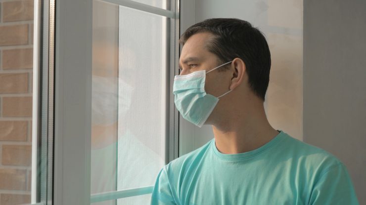 Fact check Reuters:  Banda metalică de la măștile chirurgicale NU este o antenă 5G