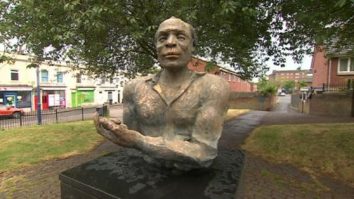 „Răspunsul“ rasist la protestele pentru George Floyd. Singura statuie a unui actor de culoare din Bristol, vandalizată