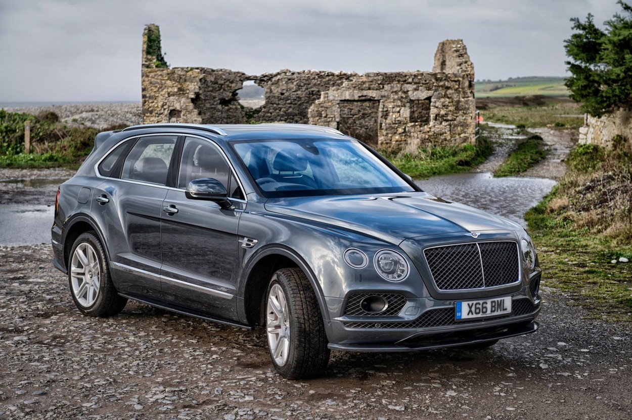 Bentley renunță la 1000 de angajați din cauza veniturilor scăzute. Ce ajutor le oferă compania celor care pleacă din propria inițiativă