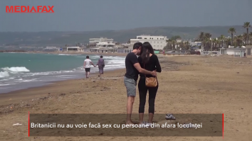 Guvernul britanic le interzice cetățenilor să facă sex cu persoane din afara locuinței