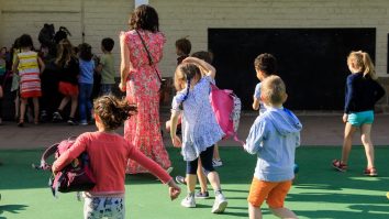 Redeschiderea grădinițelor se lasă așteptată. Regulile impuse de unitățile de învățământ sunt foarte stricte