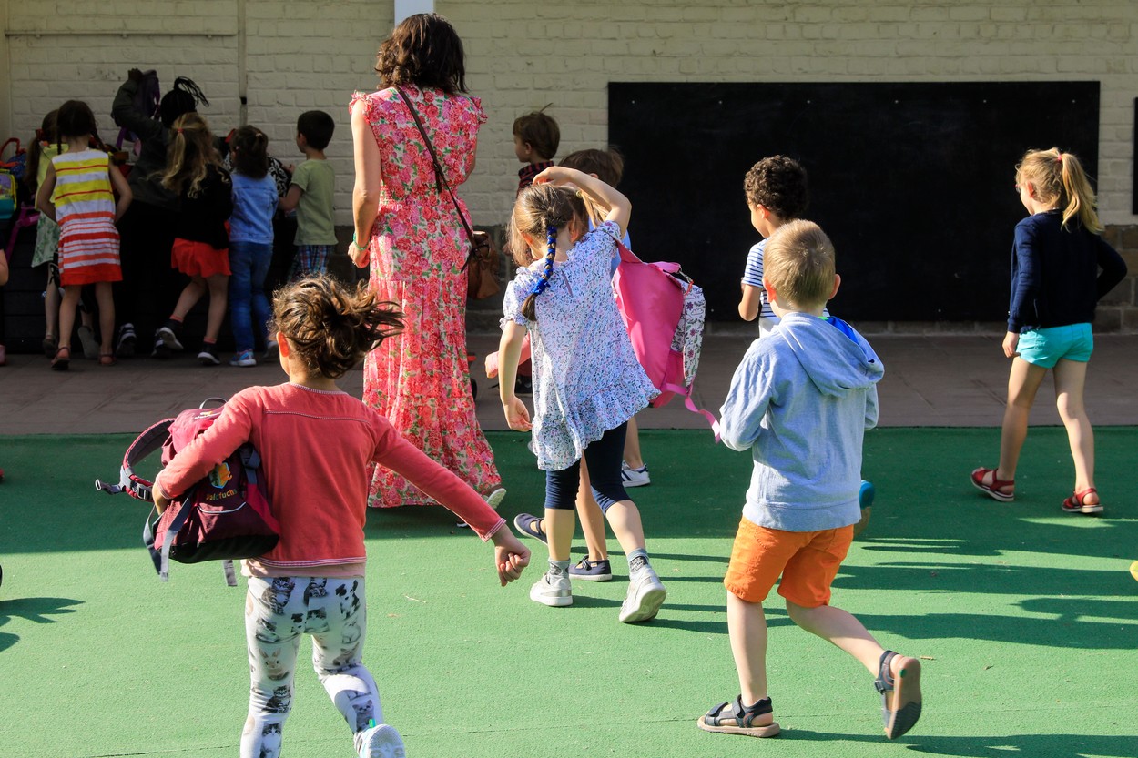 Noul an şcolar, în ceaţă. Autoritățile încă mai caută soluții
