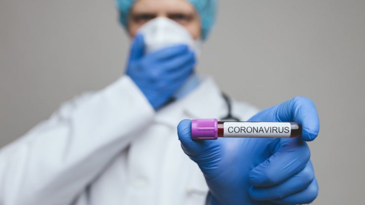 Asimptomaticii infectați cu coronavirus nu te pot îmbolnăvi. Un medic român îți explică studiul derulat de chinezi