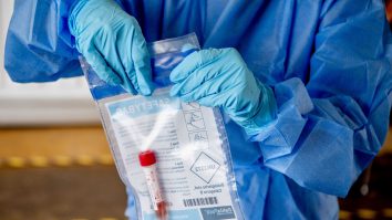 Caz atipic de COVID-19 în Mexic: tripleți nou-născuți testați pozitiv, deși părinții nu sunt infectați cu virusul