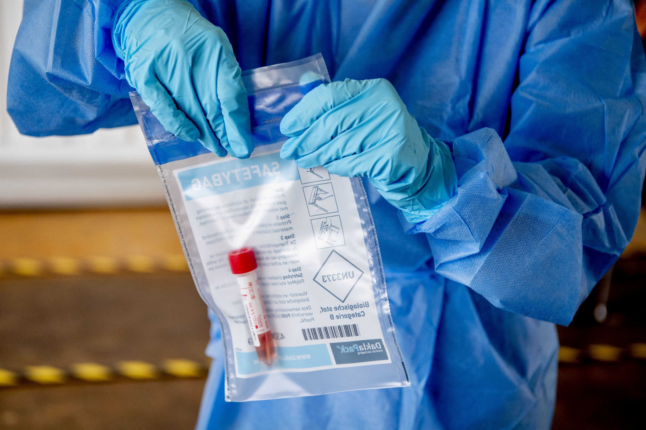 Ar fi obţinut rezultate fals-pozitive la coronavirus din cauza unor kituri de testare contaminate. Raport federal