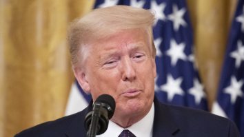 Trump distribuie pe Twitter un video trucat, cu doi copii, pentru a atrage simpatizanți. Fake news-ul este taxat de Twitter, CNN și de părinții copiilor