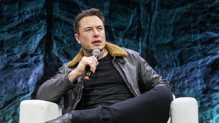 Musk și Bezos, CEO-ul Amazon, s-au certat pe Twitter. De ce este Elon Musk hotărât să rupă relația cu Amazon