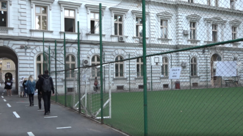 Emil a susţinut luni Evaluarea Naţională, deoarece prima etapă l-a prins în spital: „Psihic a fost mai greu, simptomele nu au fost aşa grave la mine”