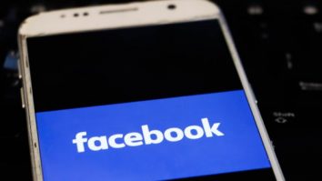 Aproape 900 de conturi au fost „evaporate“ de Facebook. Care e motivul și cine sunt cei afectați