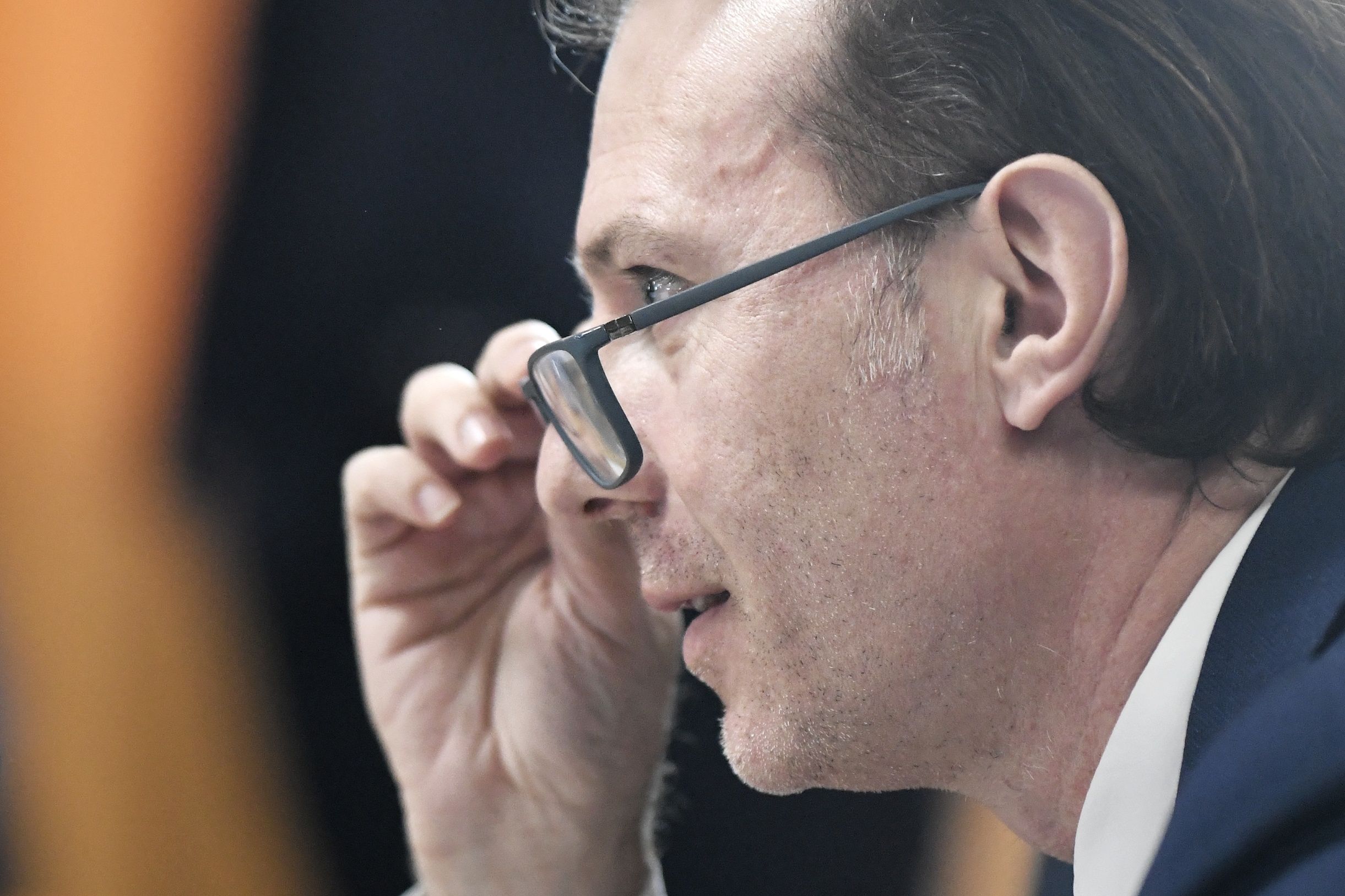 România, tot mai aproape să aibă, în premieră, două moțiuni de cenzură simultan. PSD decide mâine dacă depune decumentul contra premierului