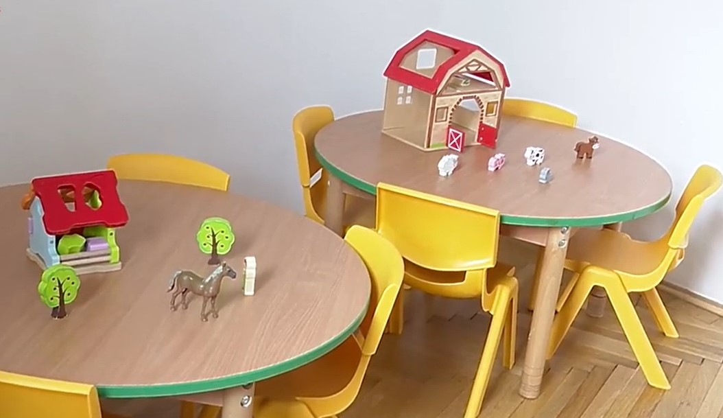 Covid-19 nu îi lasă pe toţi copiii la creşe şi grădiniţe: care e criteriul de selecție