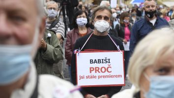 Cehia impune noi reguli: închide școlile, restaurantele și muzeele