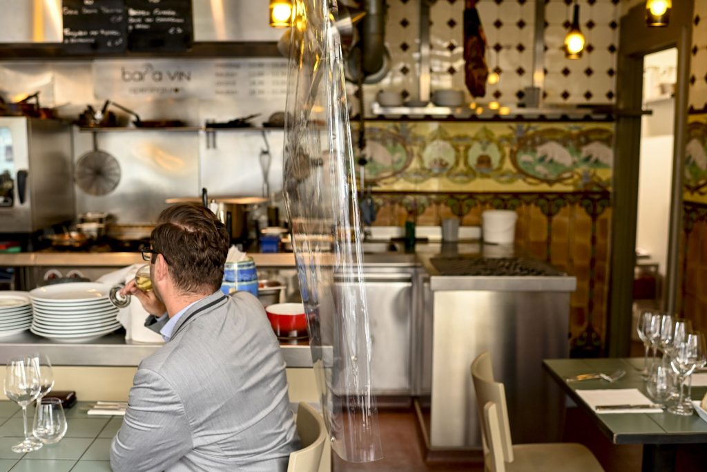 Revolta proprietarilor de restaurante: „Angajaţii nu au din ce trăi“