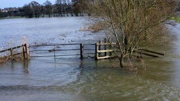 Hidrologii avertizează: COD PORTOCALIU de inundații pe râurile din Argeș și Vâlcea