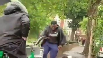 Caz șocant, filmat în Londra. Doi polițiști sunt atacați în plină zi. Martorii își fac selfiuri. VIDEO